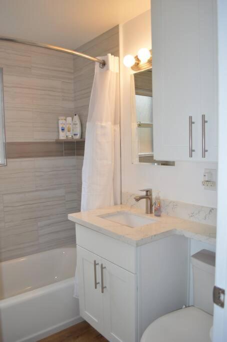 Cozy Crown Hill Carkeek Cottage W/3 Beds, Full Kitchen & Backyard In North Сиэтл Экстерьер фото